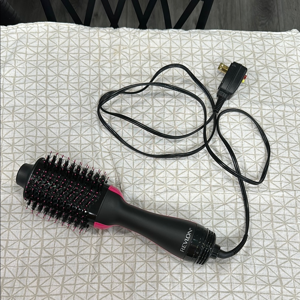 Revlon Black and Pink Hair Styling Tool